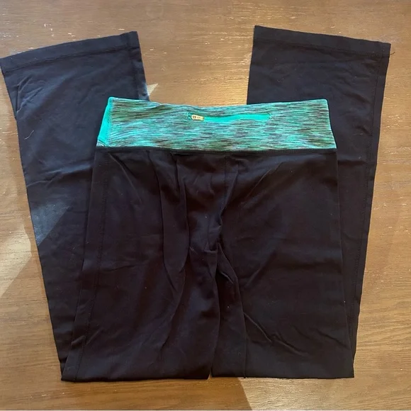 Leggings sz small - Picture 2 of 3